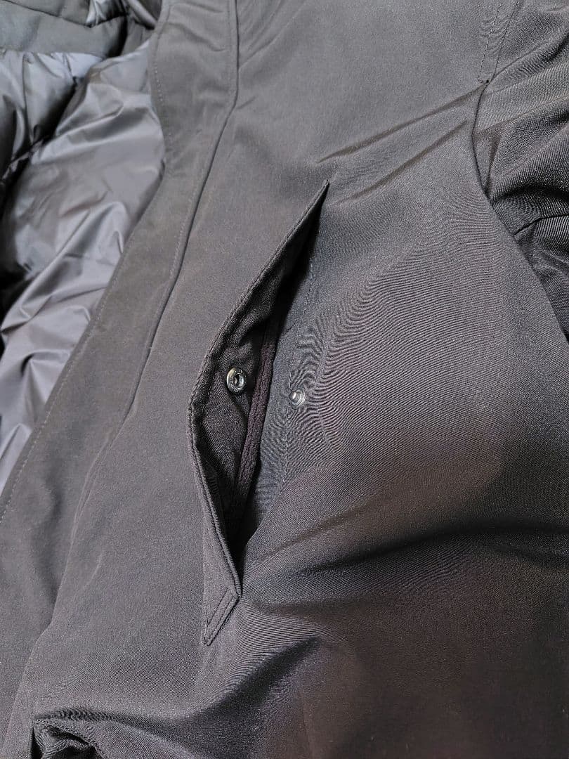 新品タグ付 ユニクロ ハイブリッドダウンウルトラウォームコート 黒 メンズM