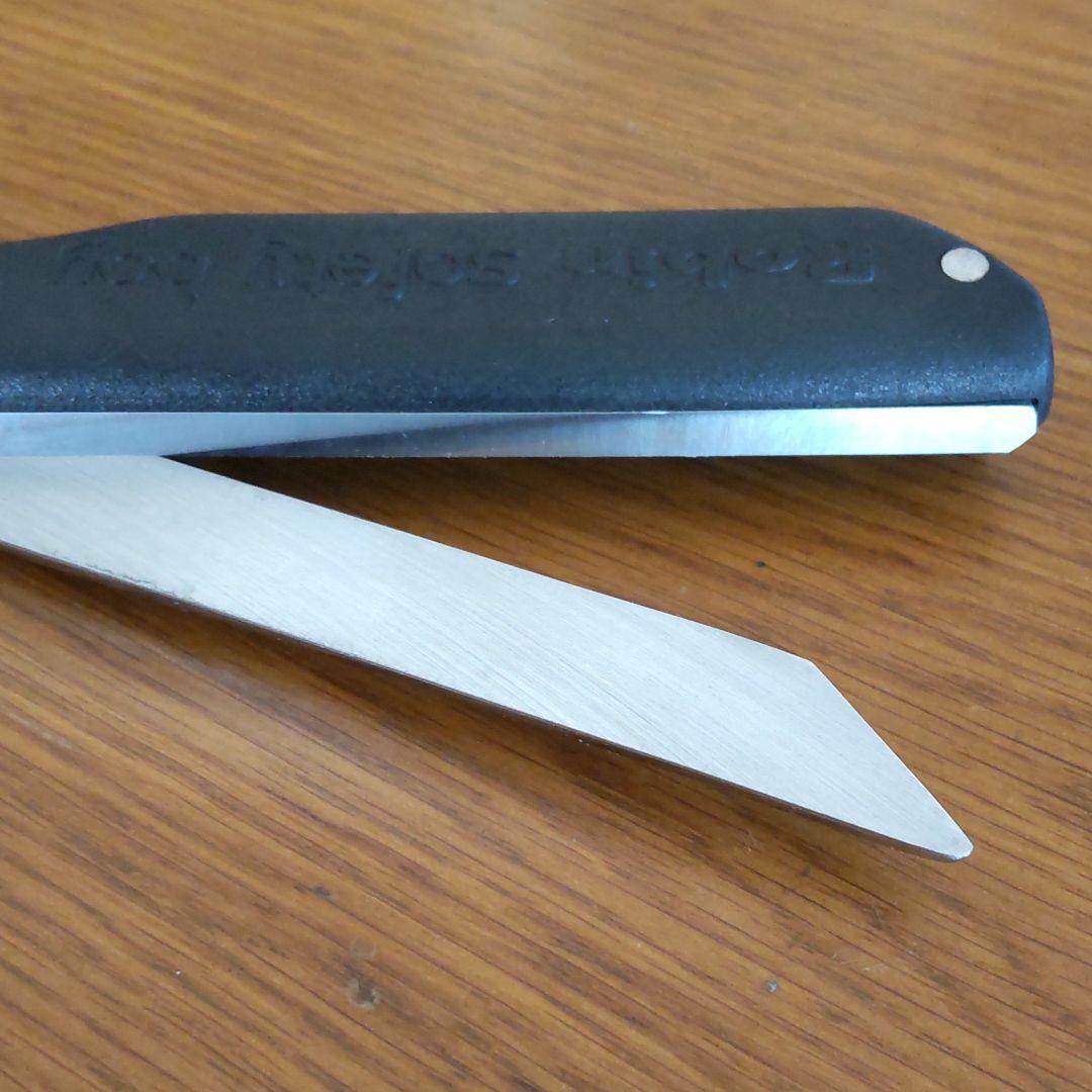 ロビン·レスキューシザー　脱出·救助を目的に開発された携帯救助器具