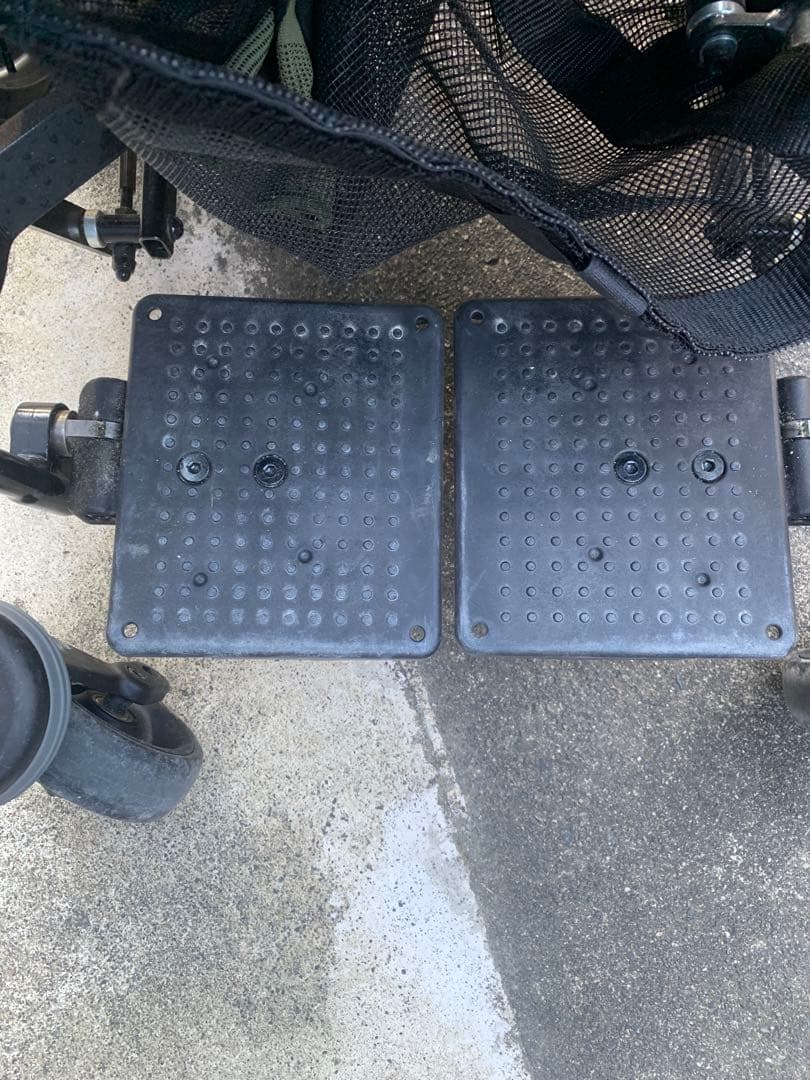 ヤマハ 子供用 黒 自走用車椅子 調整可能アームレスト 値下げできます