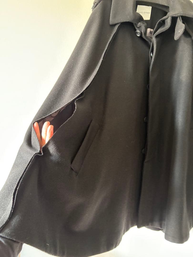 イーチアザー　ポンチョコート　ケープコート マント ショートコート　カシミヤ入