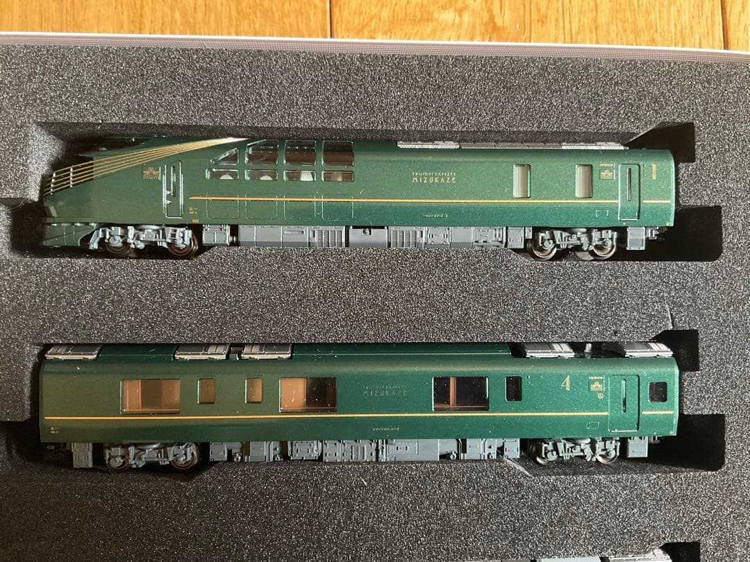 KATO 87系「トワイライトエキスプレス瑞風 10両 瑞風バッチ付