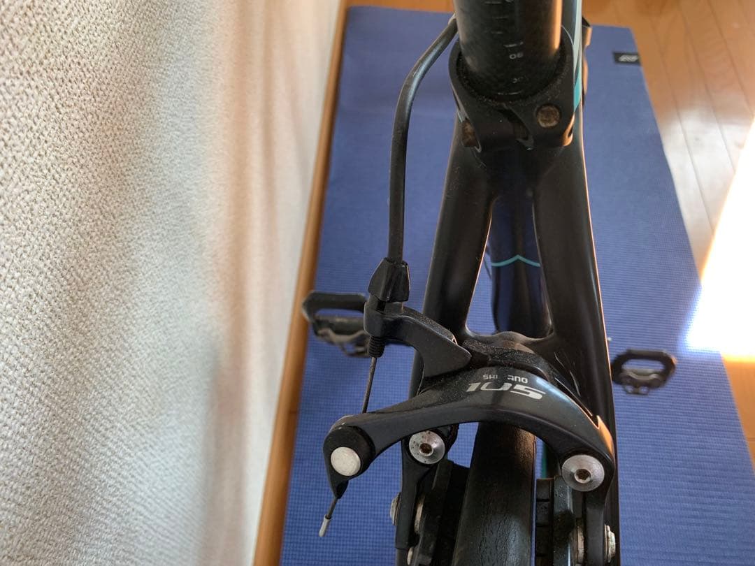 スペシャライズド　アミラ　カーボン　ロードバイク　105