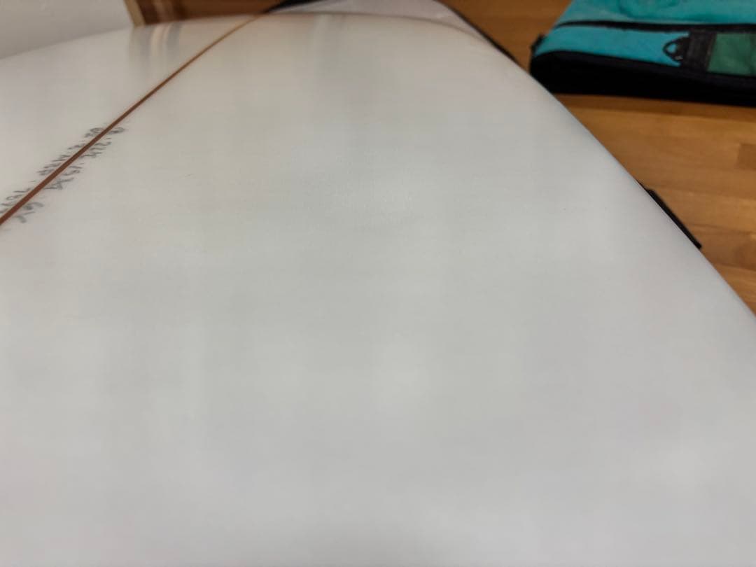 Liddle Designs 6'10 M3P フィン付き