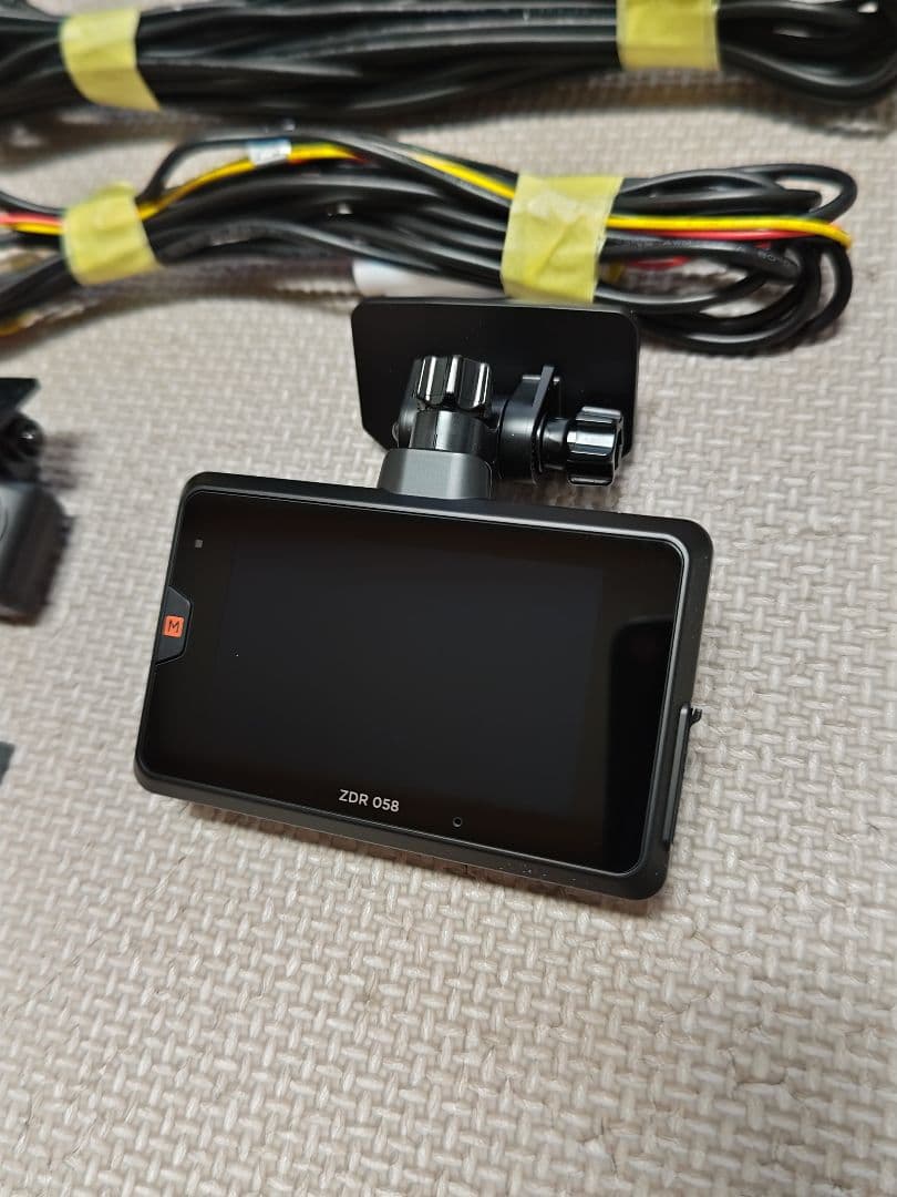 COMTEC ZDR-058 前後カメラドライブレコーダー配線付き。
