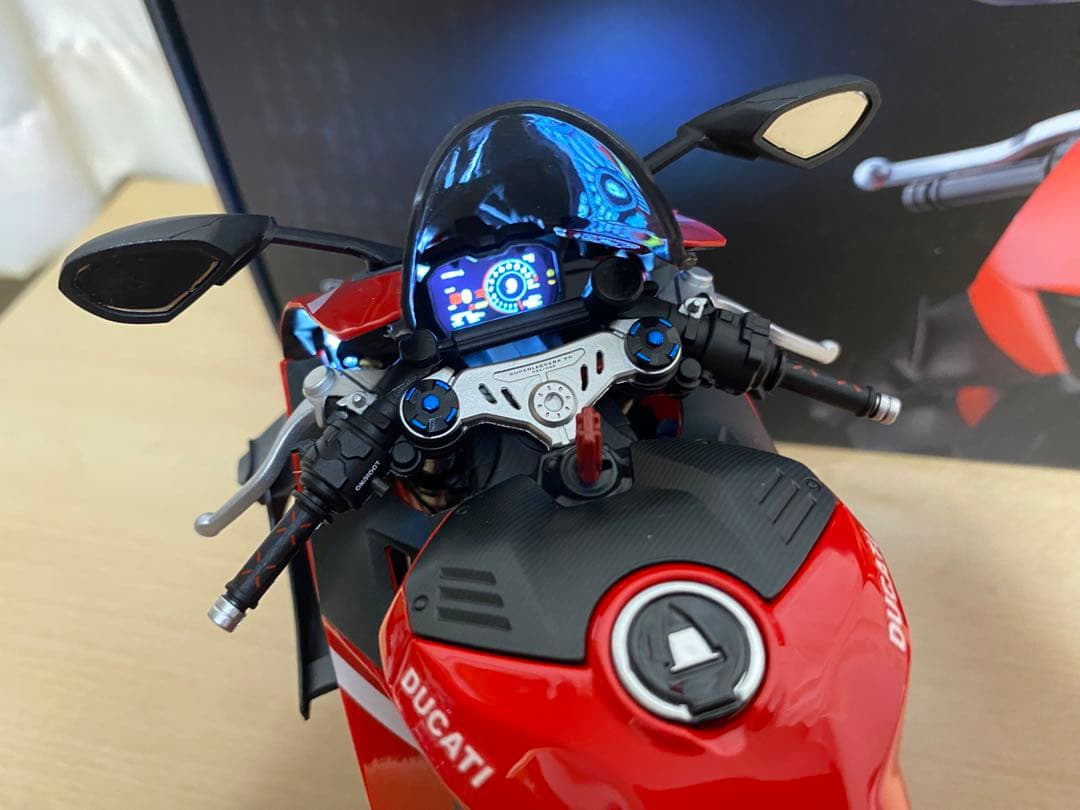 DUCATI パニガーレv4 スーパーレッジェーラ 1/7スケール　ドゥカティ