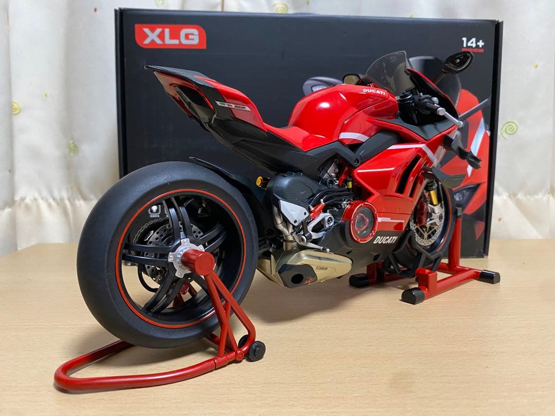 DUCATI パニガーレv4 スーパーレッジェーラ 1/7スケール　ドゥカティ