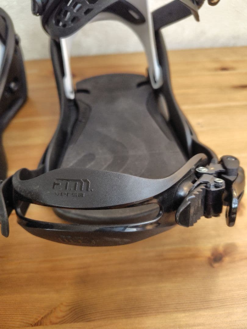 FLUX PR スノーボードビンディング M 白／黒