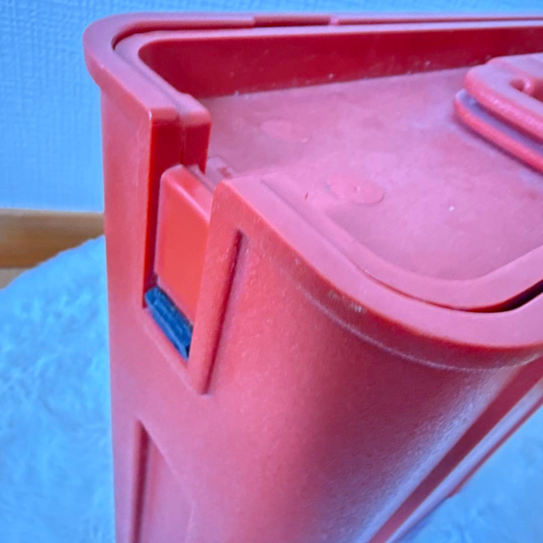 【希少】 Olivetti　valentine　タイプライター　f409