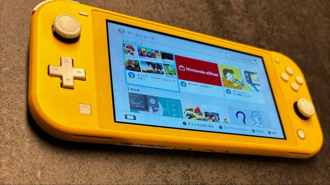 Nintendo Switch light イエロー