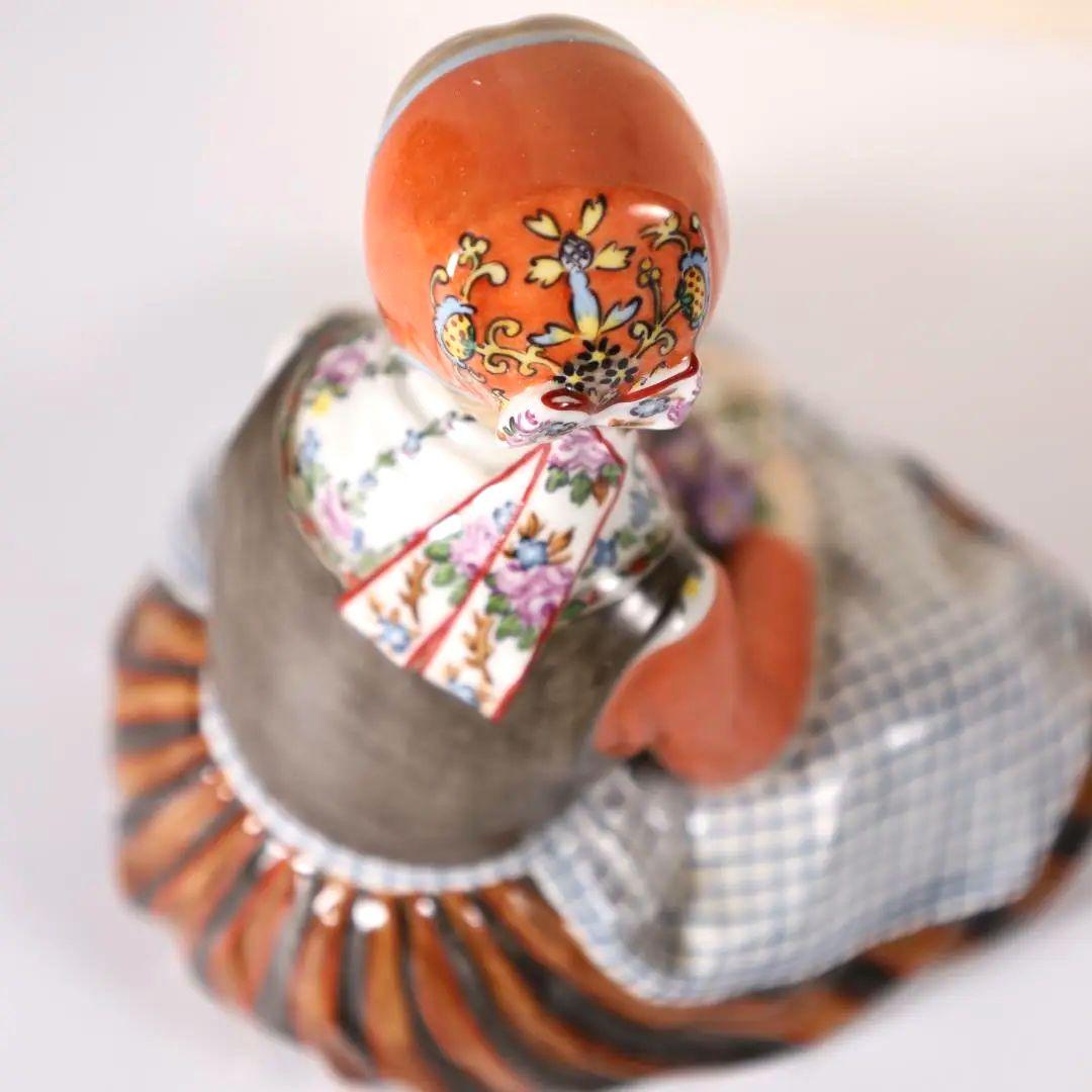 ロイヤルコペンハーゲン 民族衣装 フィギュリン フュン島の少女 No12420