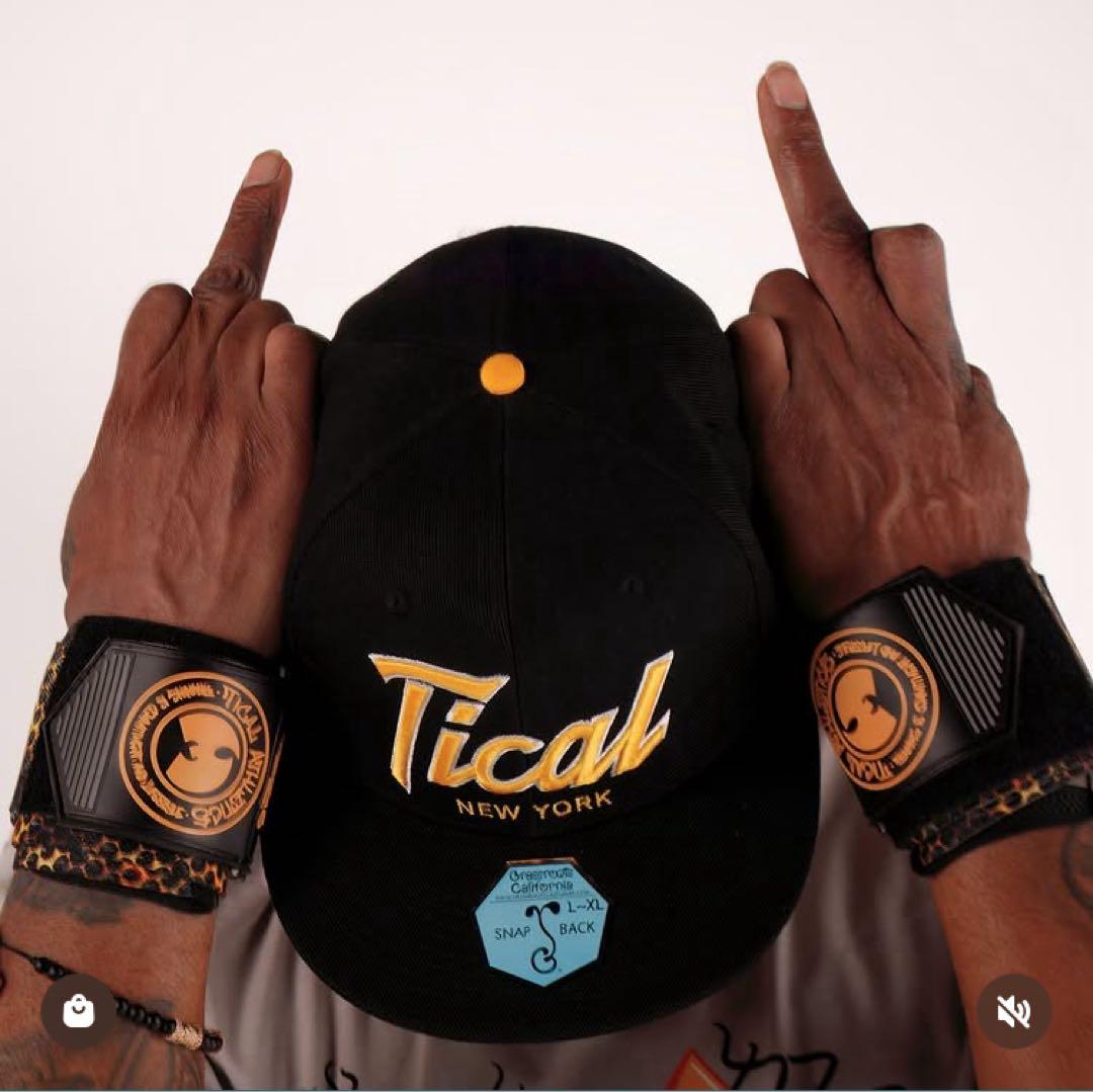 新品！Tical Athletics トレーニングリストラップ メソッドマン着用