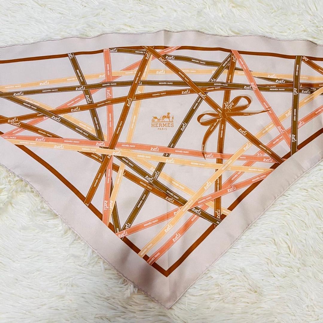 HERMES エルメス トライアングルカレ スカーフ シルク