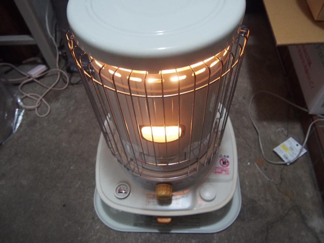 中古　コロナ　対流型ストーブ　石油ストーブ　キャンプや災害に　ＳＬ-66Ｂ