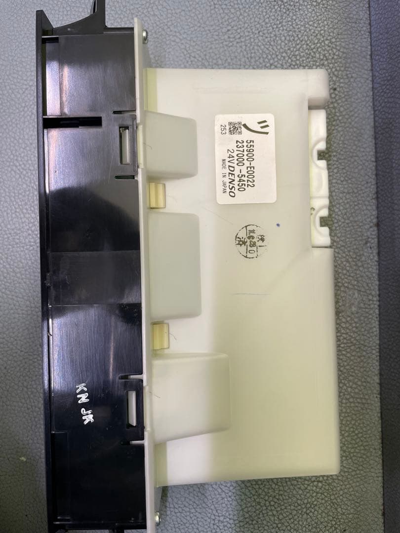 日野 エアコンコントロールパネル