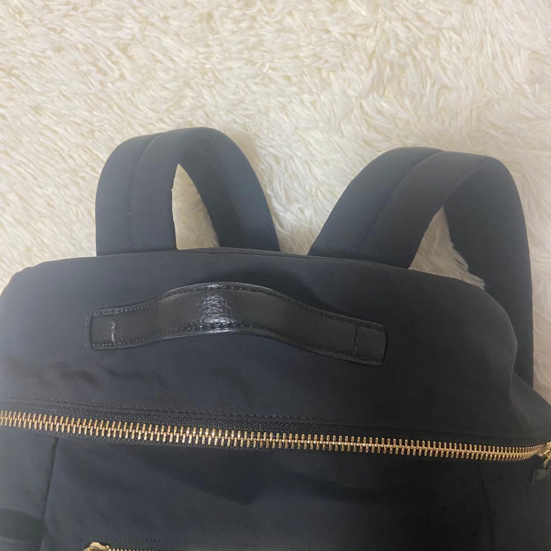 美品　アニエスべー リュック A4 ポーチ付き ロゴ金具