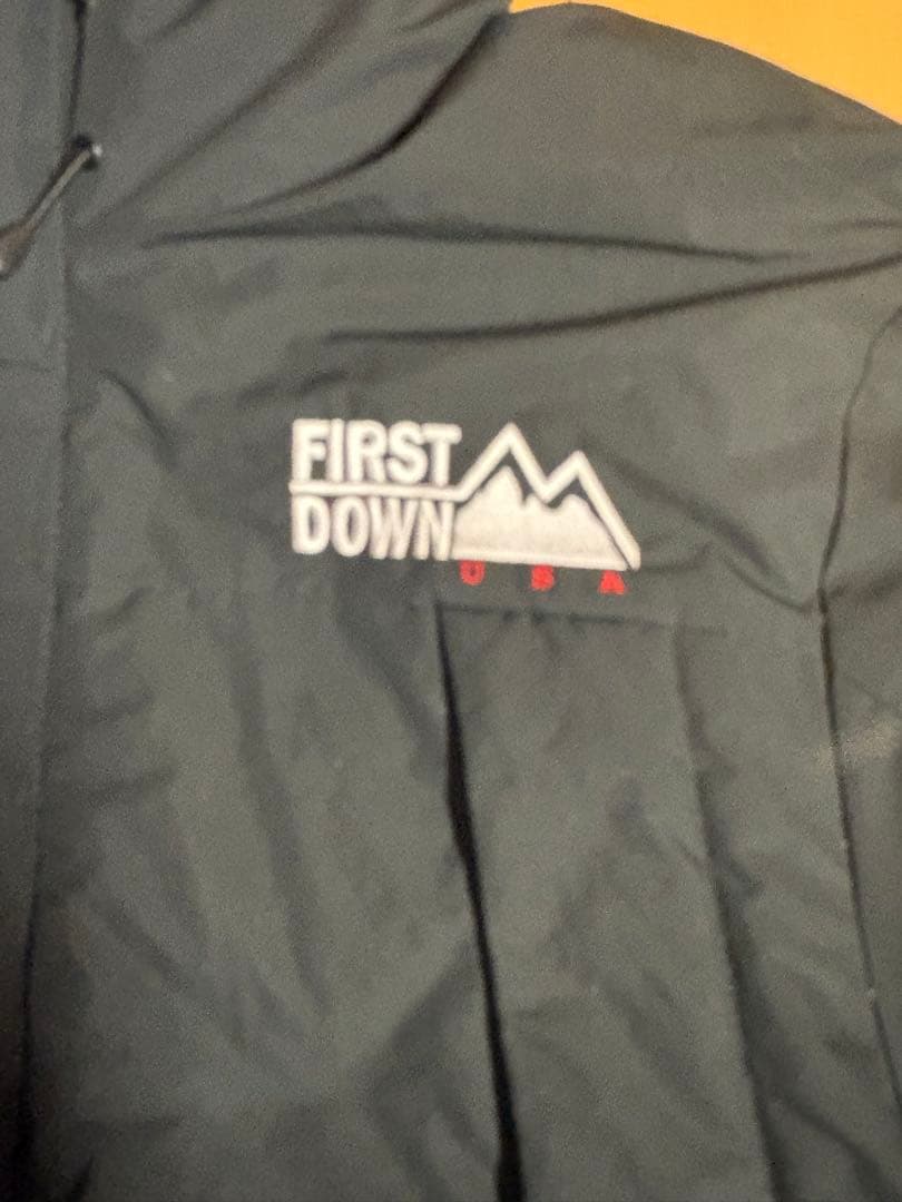 FIRST DOWN ダウンジャケット　ブラック