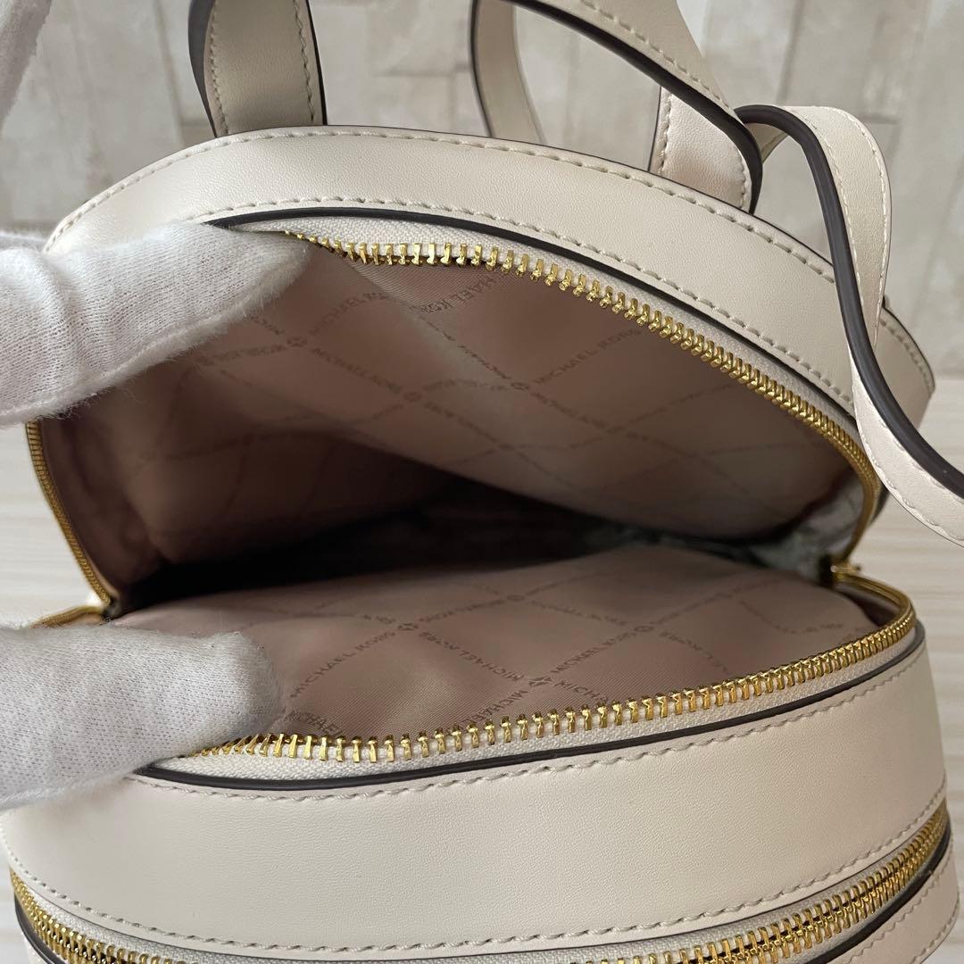 早い者勝ち！訳あり新品 MICHAEL KORS バックパック ライトクリーム