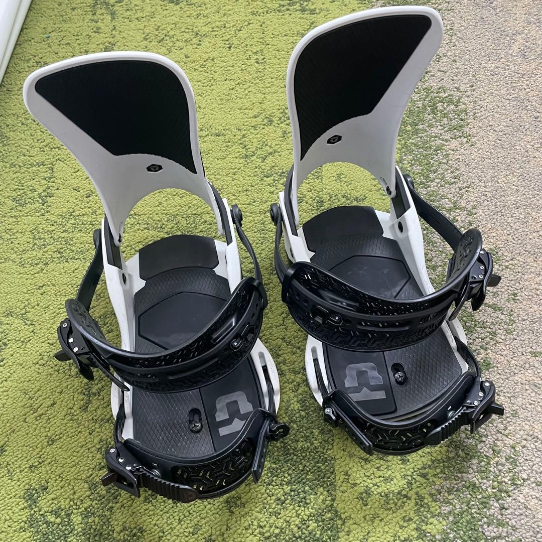 UNION ATLAS スノーボードビンディング Mサイズ ホワイト/ブラック