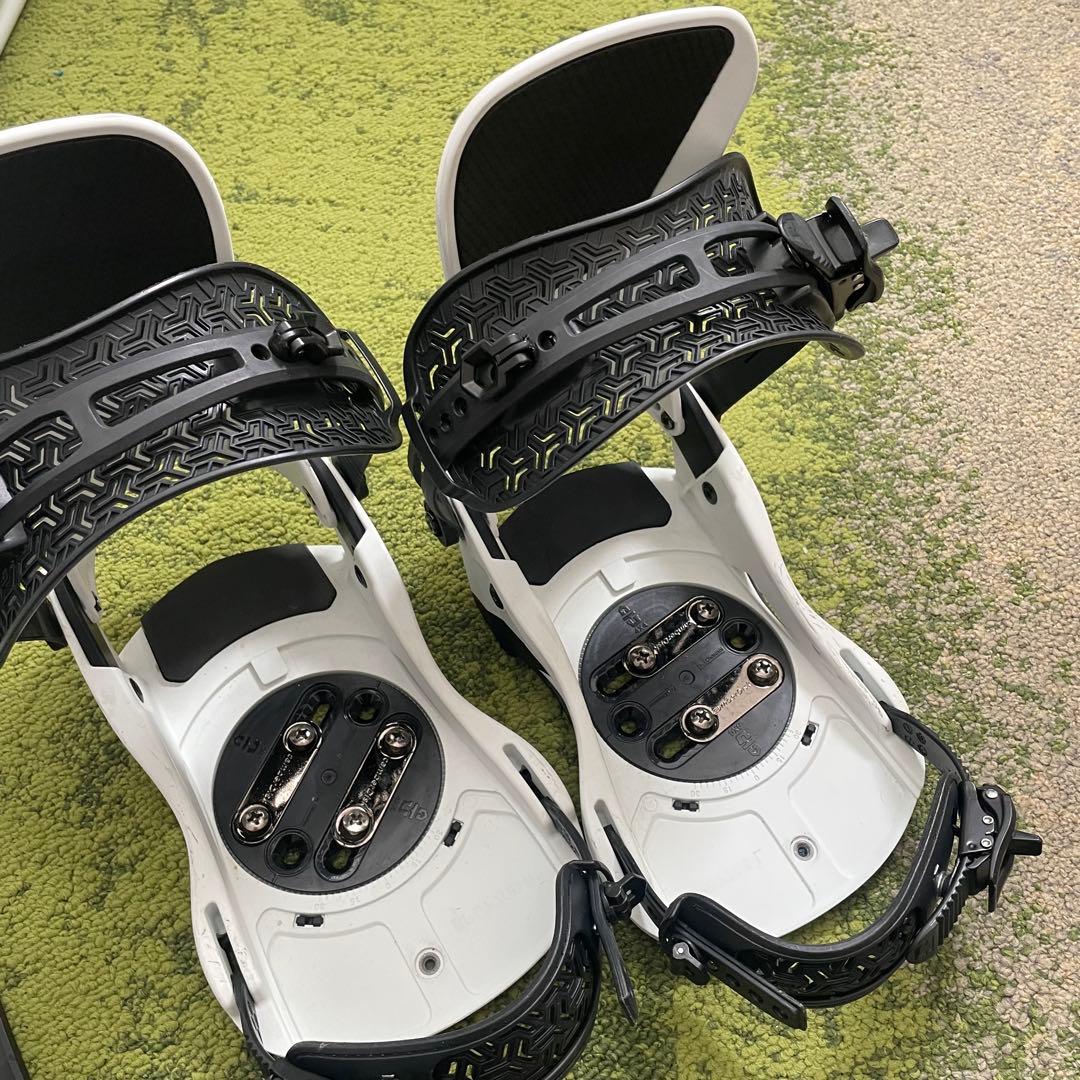 UNION ATLAS スノーボードビンディング Mサイズ ホワイト/ブラック