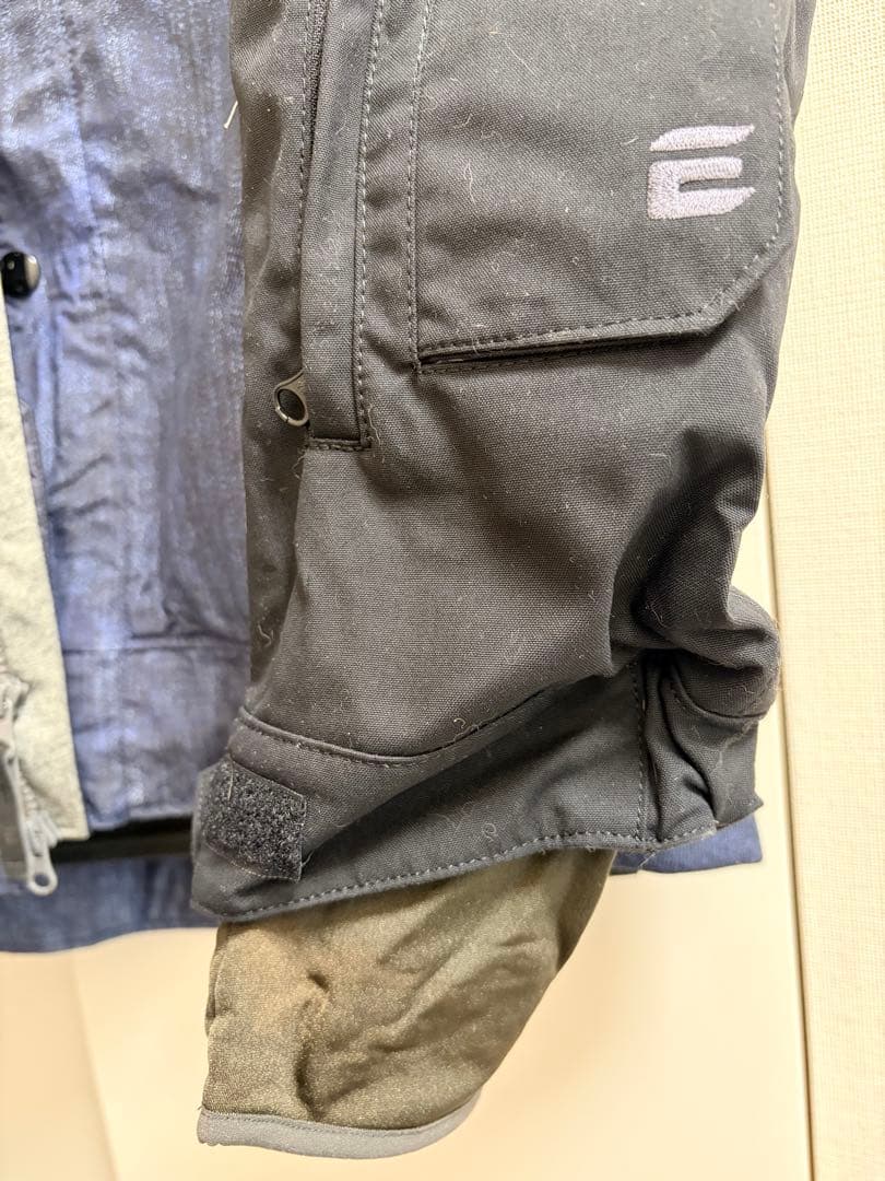 スノーボードウェアセット（ジャケットL＋パンツM）