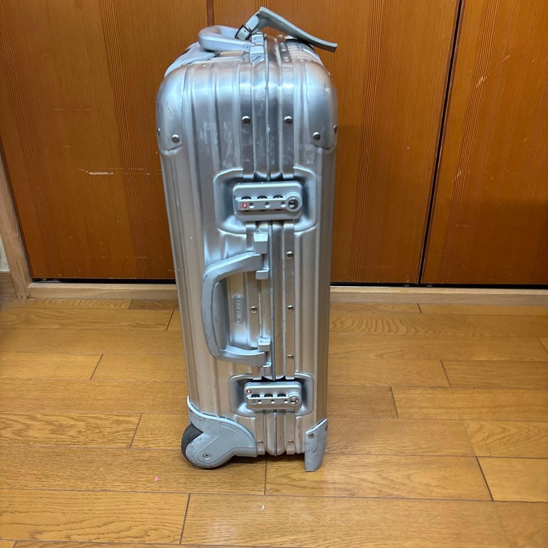 RIMOWA シルバーキャリーケース ストライプデザイン