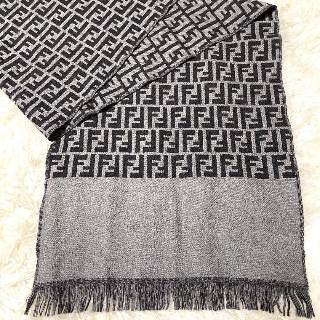 FENDIズッカ柄ウール100%マフラー　グレー