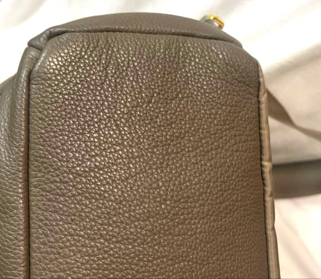 INEEDMORESHOES Harukaリュック グレージュ×ゴールド