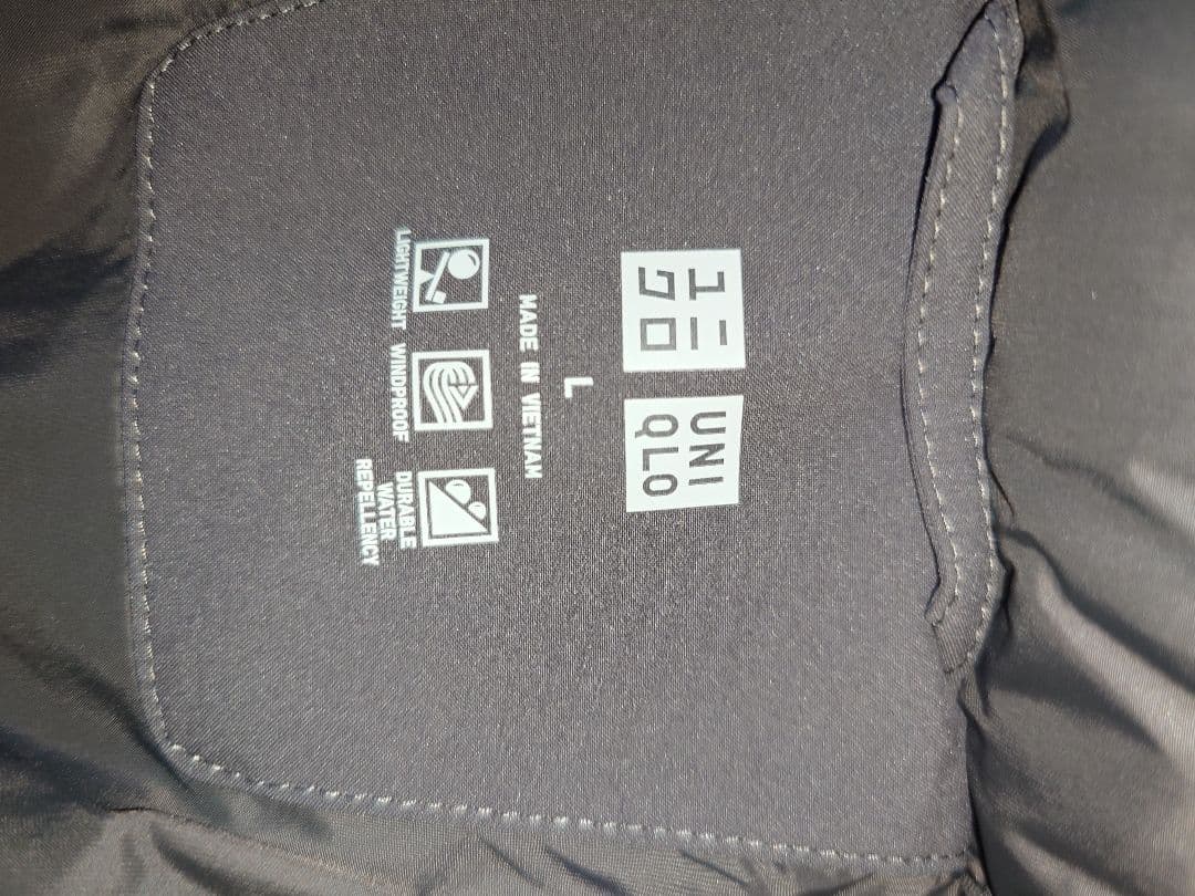 ユニクロ　シームレスダウンパーカー　Lサイズ　ダークグレイ