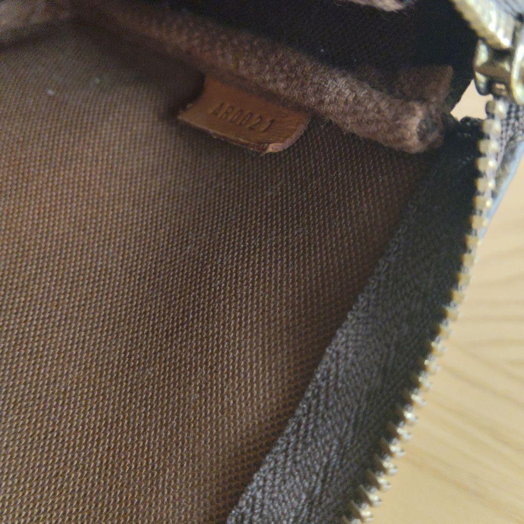 R*M様 ルイヴィトン　アクセサリーポーチ　ストラップ付