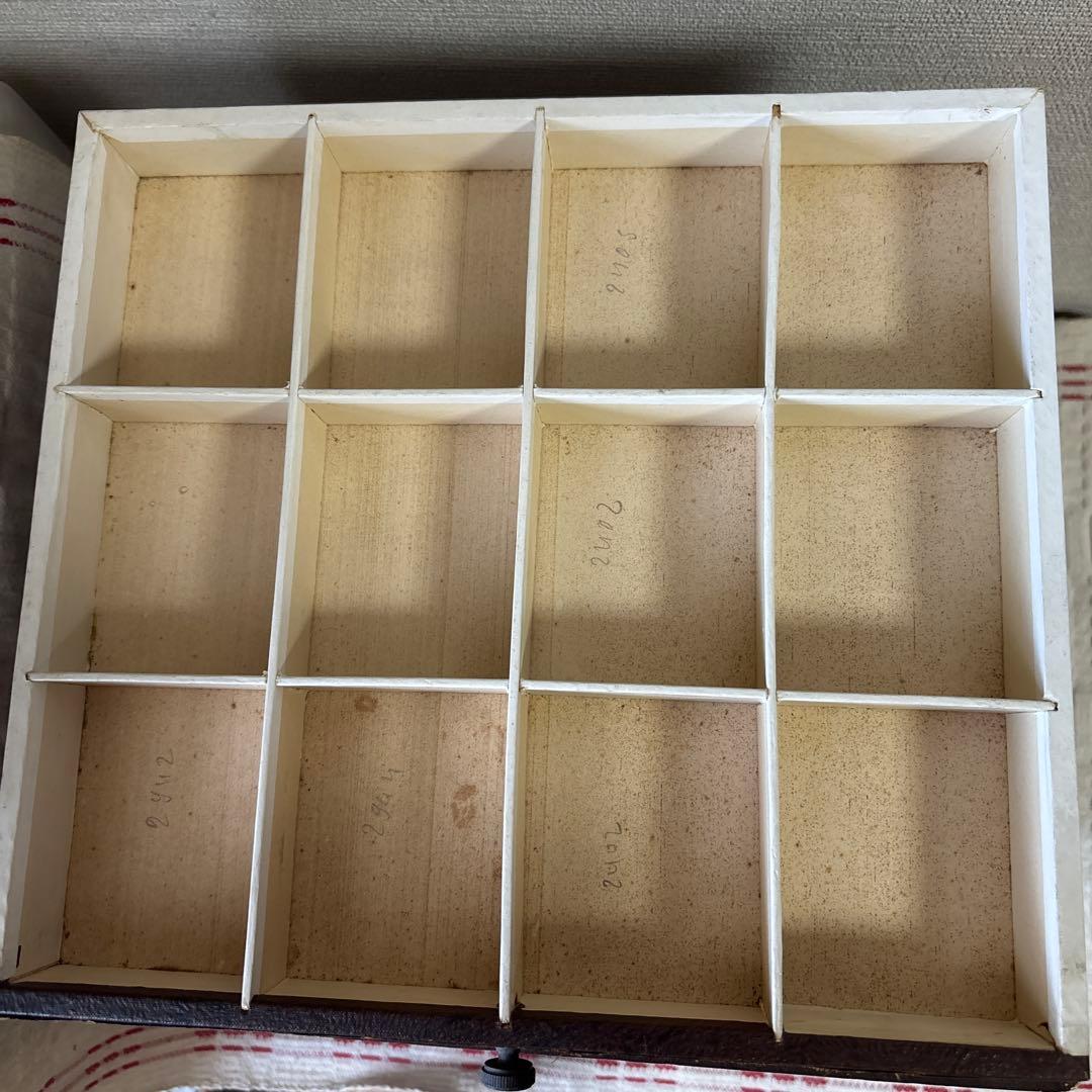 レア　アンティークフランス　カルティエブレッソン　糸什器　キャビネット　引き出し