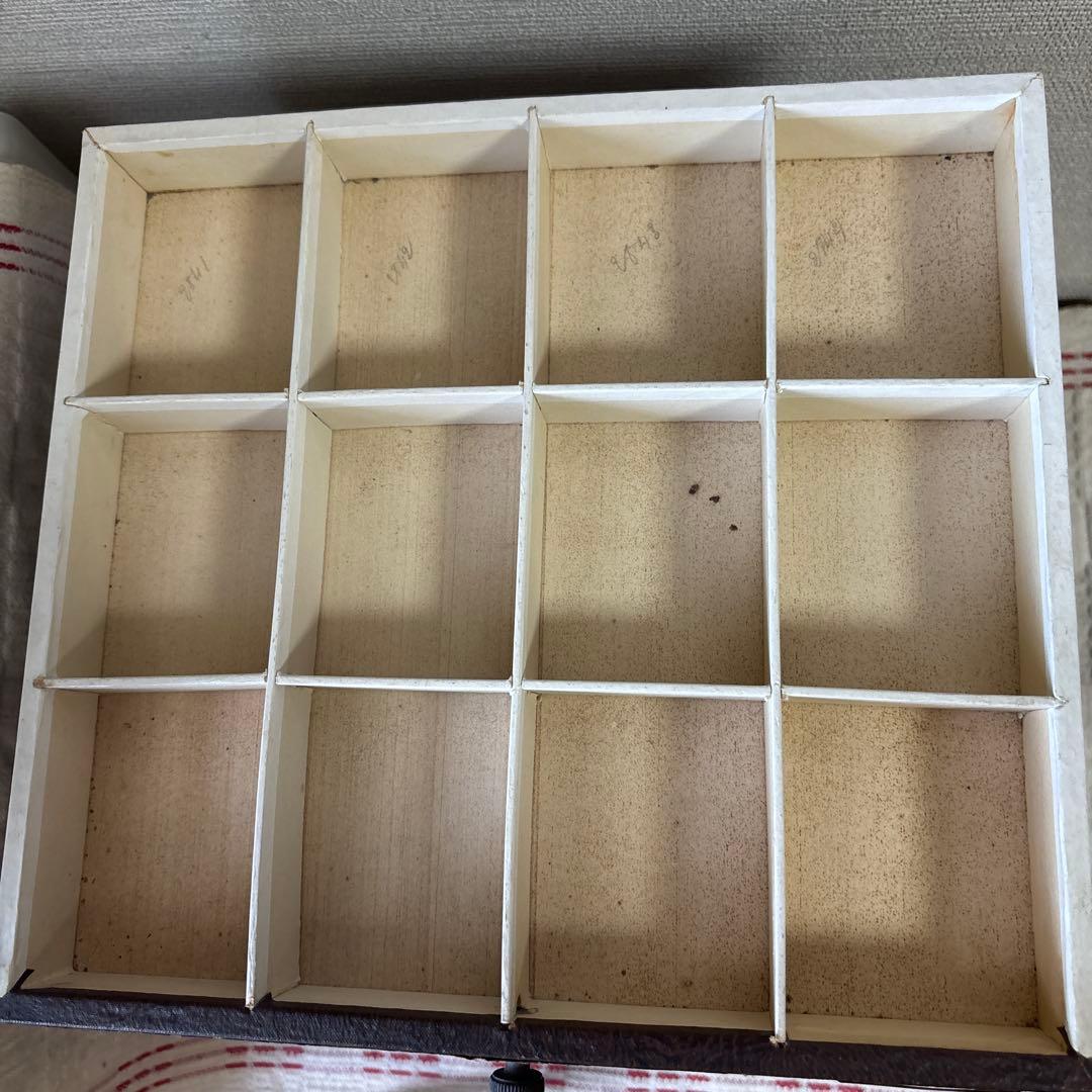 レア　アンティークフランス　カルティエブレッソン　糸什器　キャビネット　引き出し