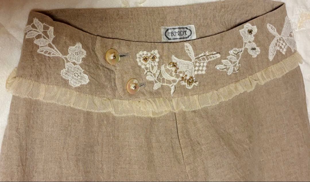 最終お値下◇さえら◇ヒスクローネ◇リネンパンツ◇ナチュラル◇ビジュー装飾◇美品