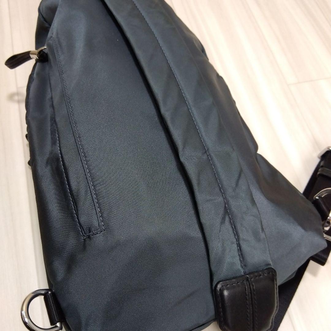 良品TUMI ボディバッグ グレー