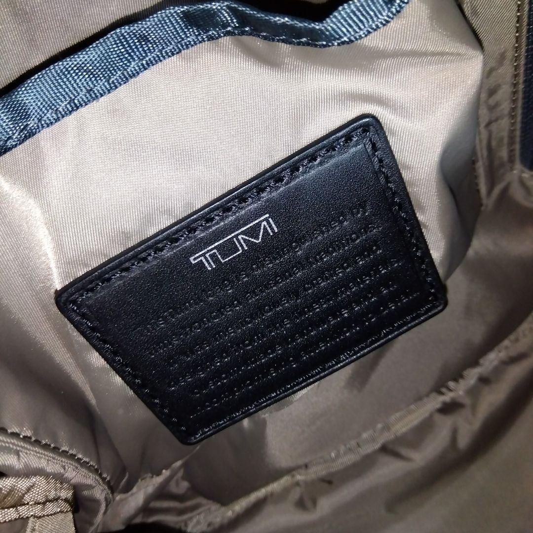 良品TUMI ボディバッグ グレー