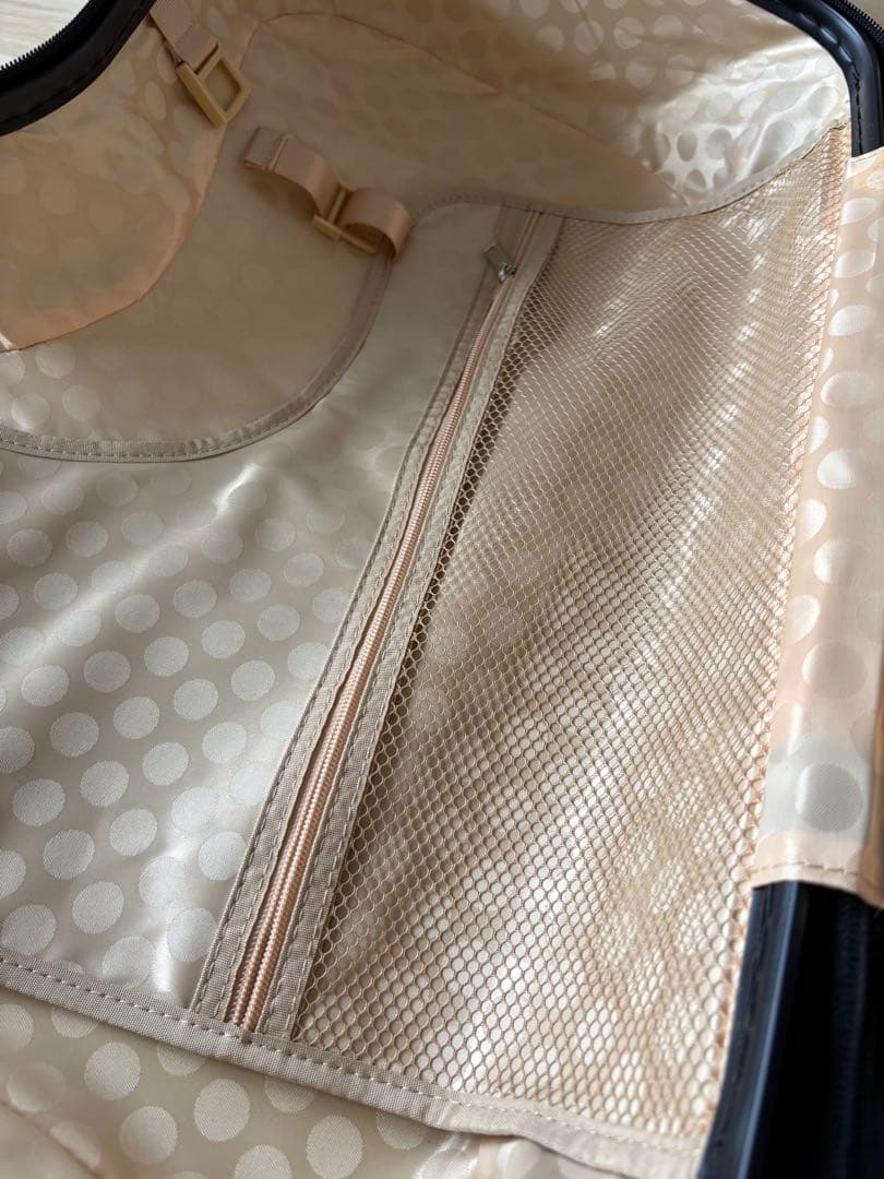 Mサイズ★キッズトラベル 子供が乗れるキャリーケース（くすみグリーン）