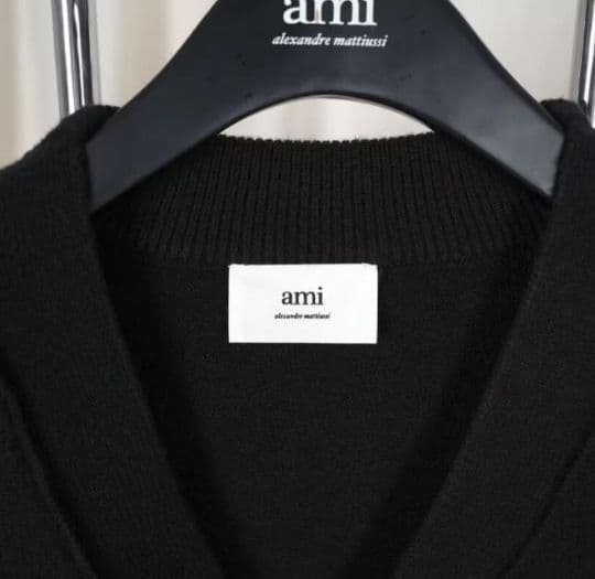 アミパリスamiparisニットセータ— ホワイトカーディガン