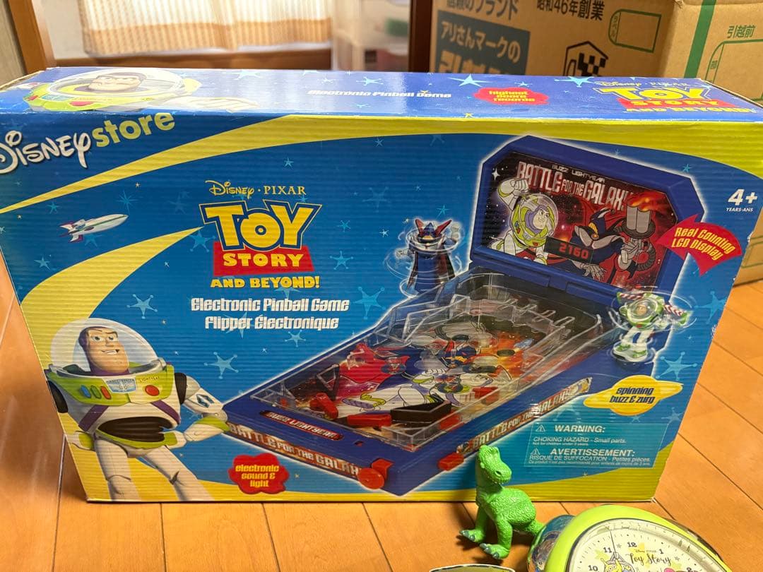 トイストーリー　バズライトイヤー ピンボール 時計 ハギレ等　まとめて