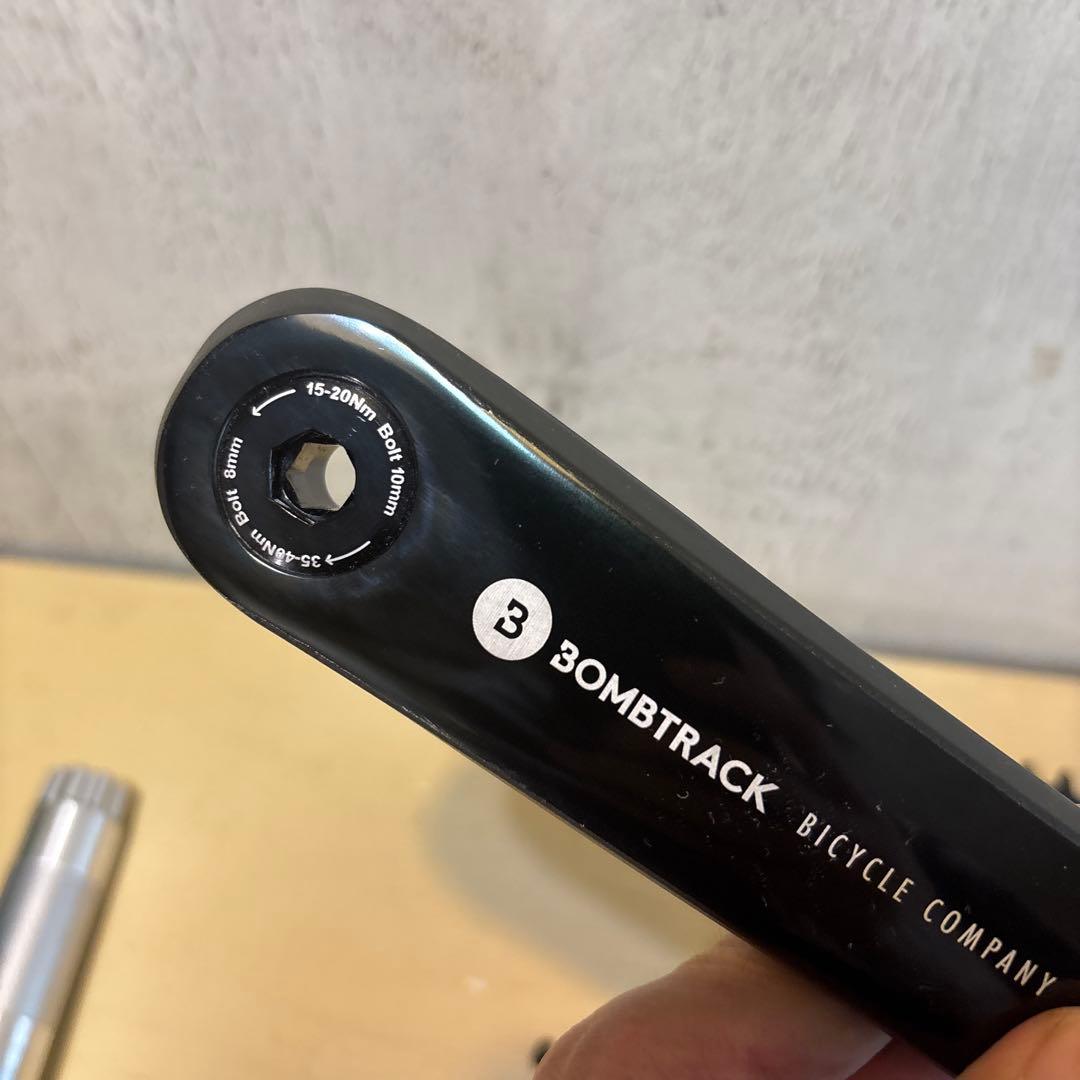 BOMBTRACK クランクセット ダイレクトドライブ 40t ブラック