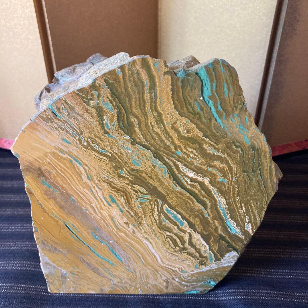 綺麗な模様の鑑賞石　一部磨き面有り　ジャスパー　3.4kg