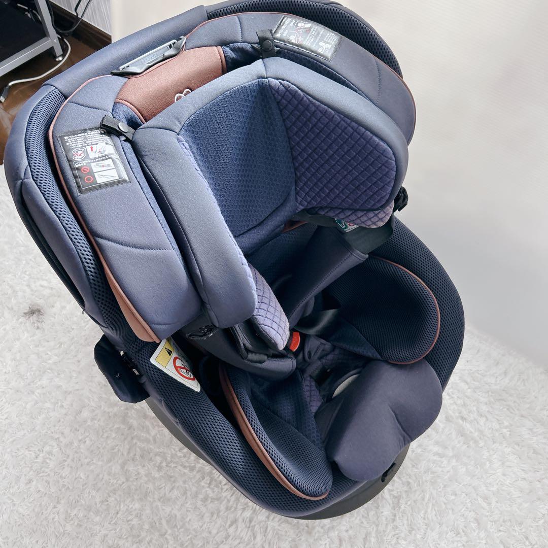 エールべべ クルットR ウィ リュクスネイビー チャイルドシート