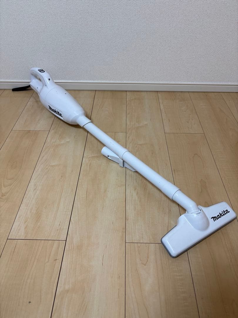 マキタ 掃除機 CL108FD フルセット（バッテリー・急速充電器付）動作良好