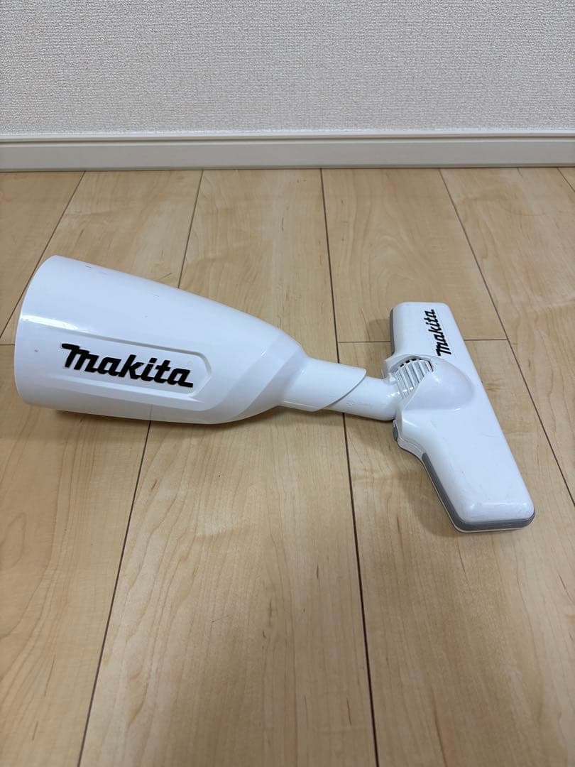 マキタ 掃除機 CL108FD フルセット（バッテリー・急速充電器付）動作良好