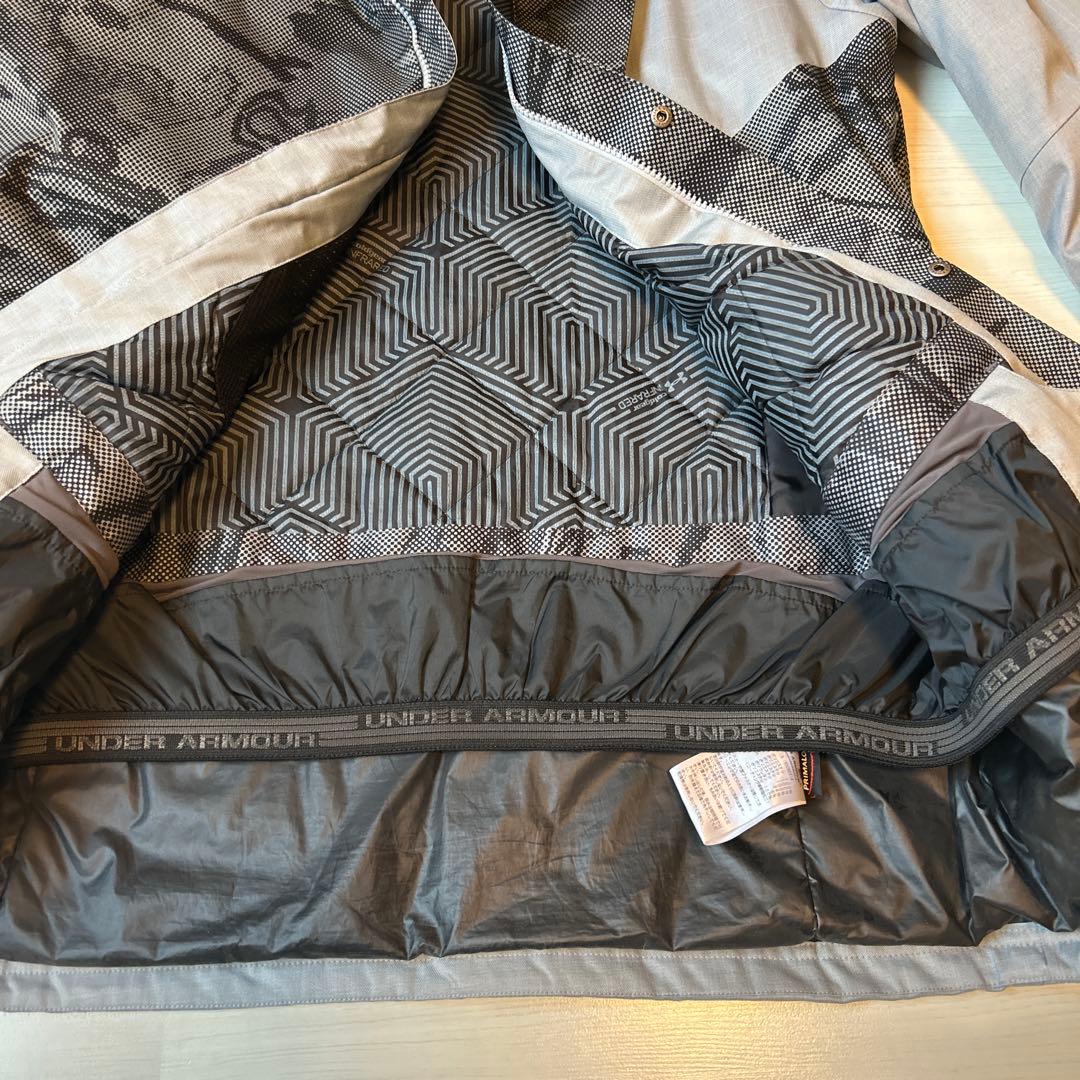 アンダーアーマー メンズSM スキーウェア 多機能 2回着用 しっかり