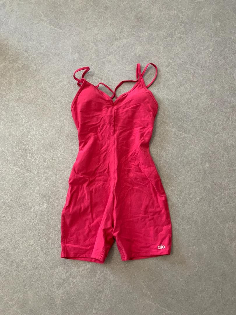 alo YOGASUNS OUT ONESIE XXS ピンク