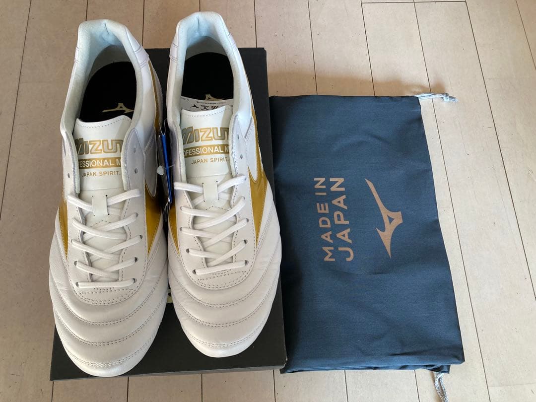 モレリア2ジャパン 白✖️金　26.0㎝ 新品。