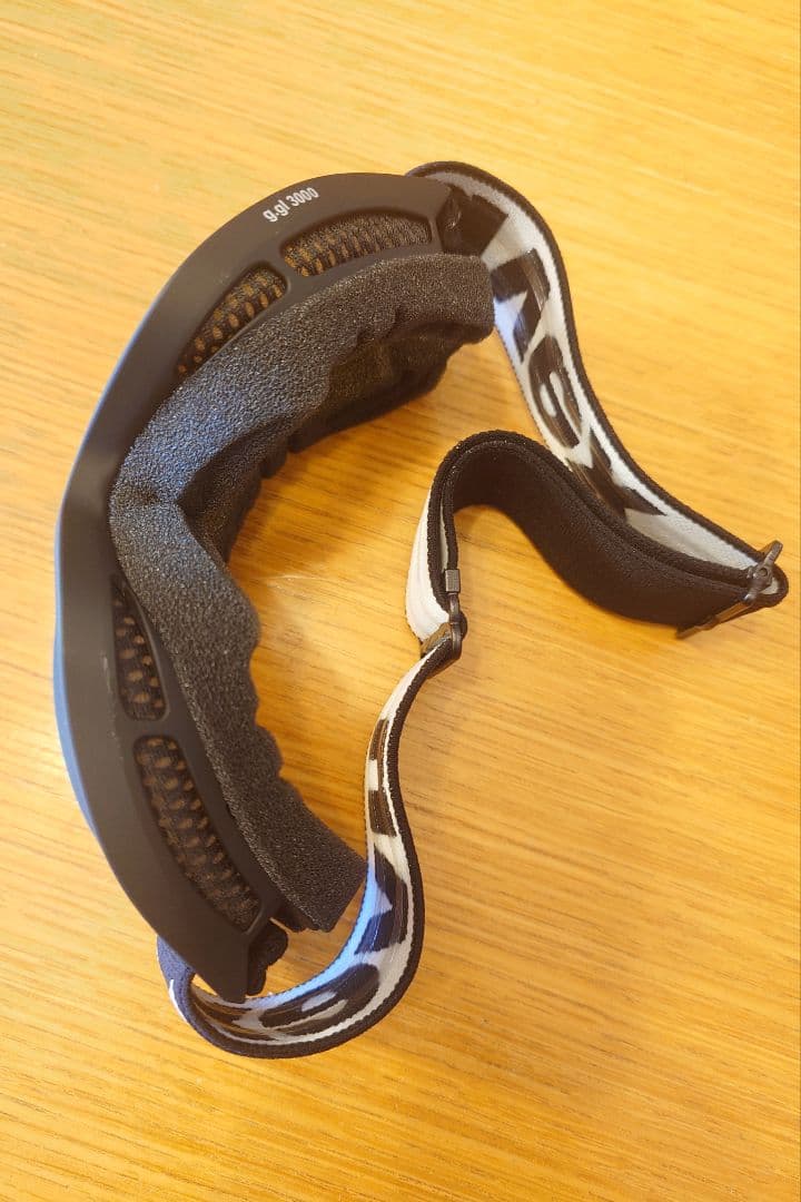 uvex 偏光スキーゴーグル ブラック 収納ケース付き【使用一回のみ】