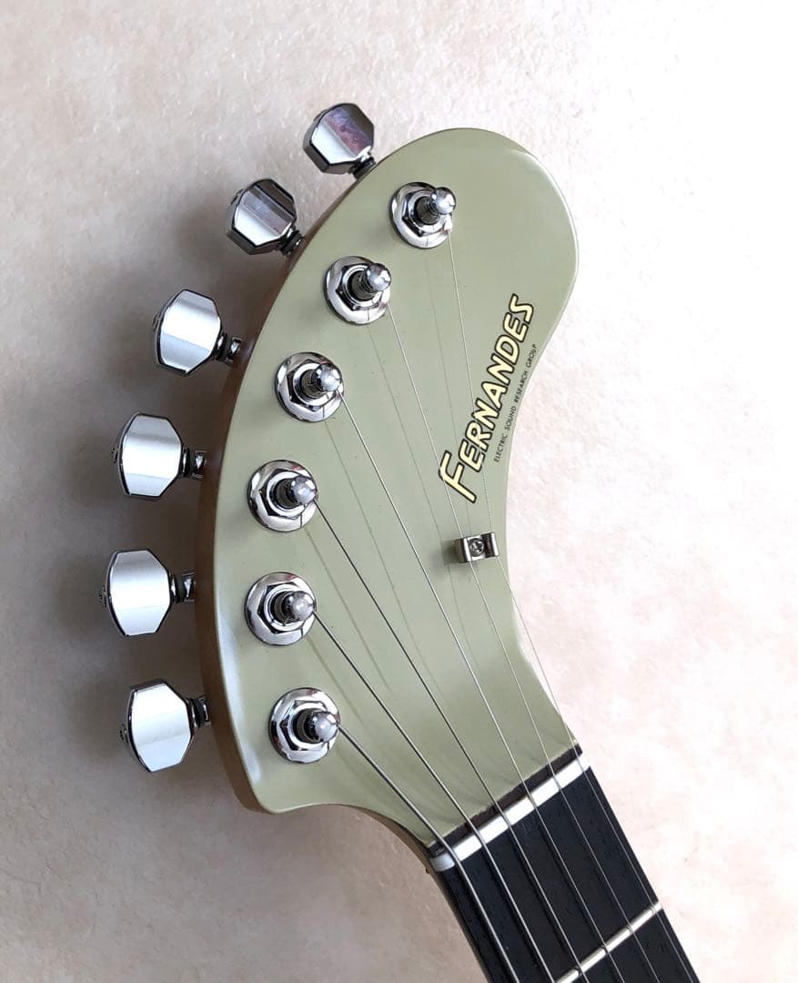 超美品】ZO-3 グレー アンプ内蔵ミニギター 専用ケース付 ぞーさん