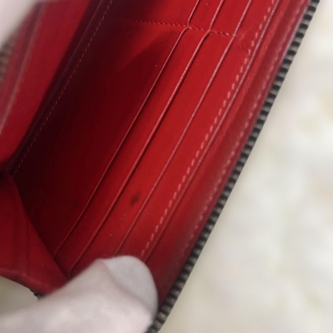 ルブタン スタッズ　ブラック　レッド　長財布　パネトーネ