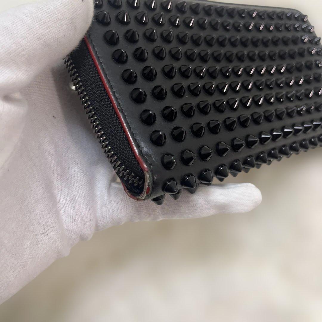 ルブタン スタッズ　ブラック　レッド　長財布　パネトーネ