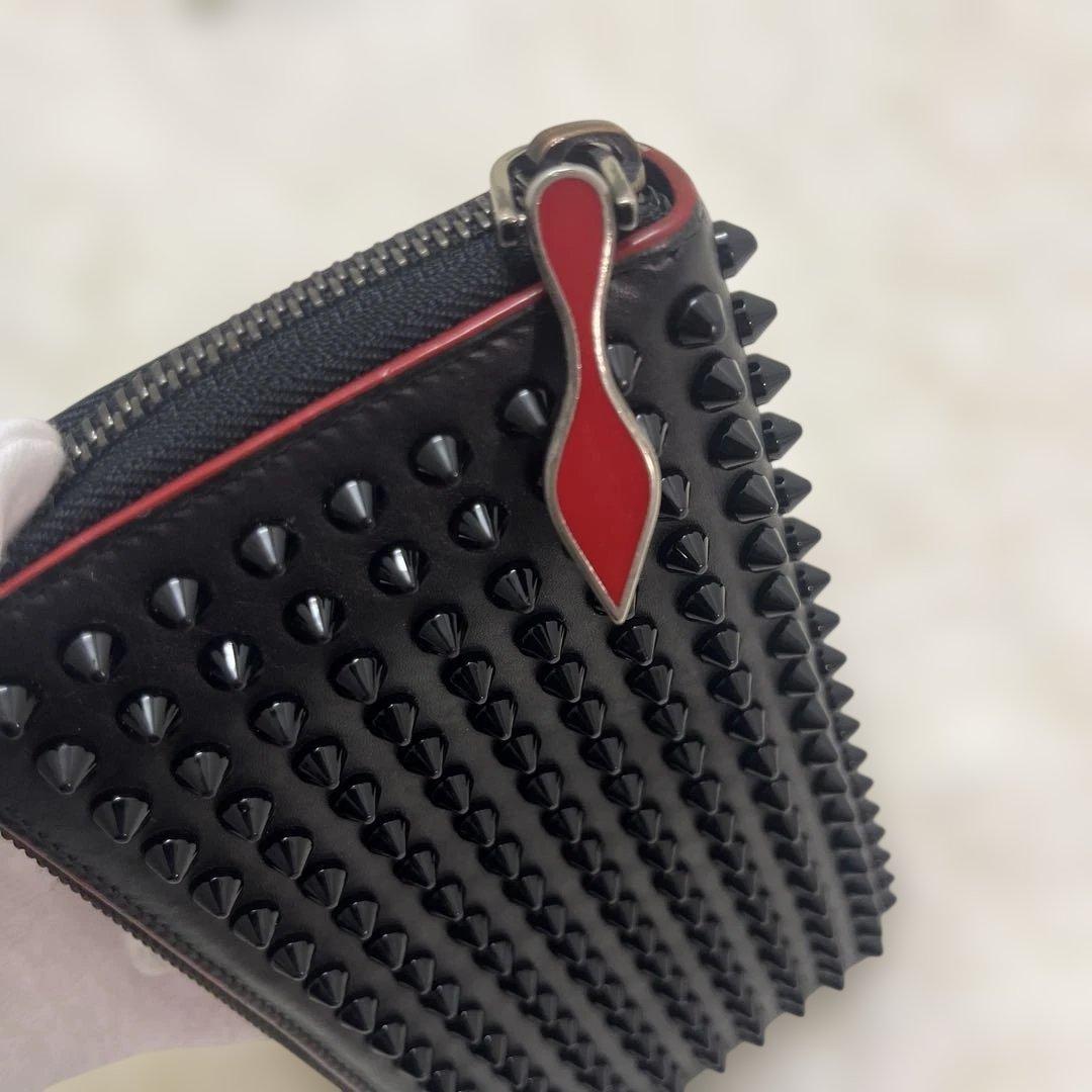 ルブタン スタッズ　ブラック　レッド　長財布　パネトーネ